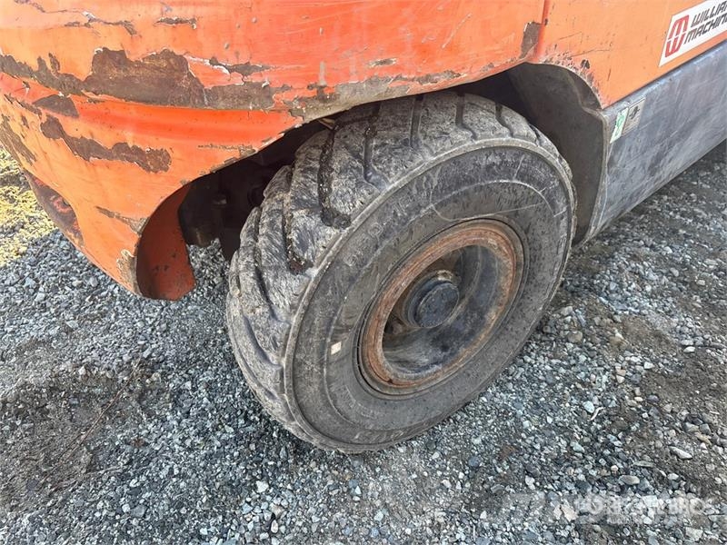 Doosan D20S-5 3600 lb Pneumatic Tire Forklift Інше