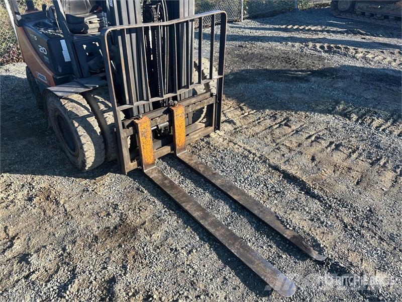 Doosan D20S-5 3600 lb Pneumatic Tire Forklift Інше