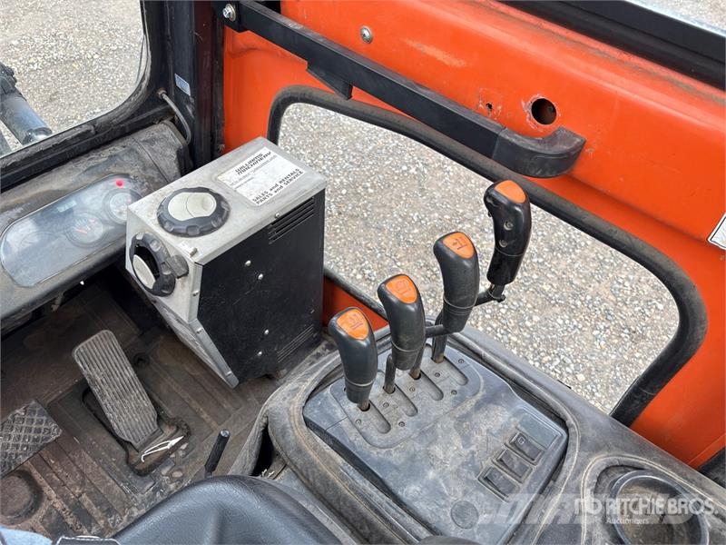 Doosan D370211 7000 lb Pneumatic Tire Forklift Targoncák-Egyéb