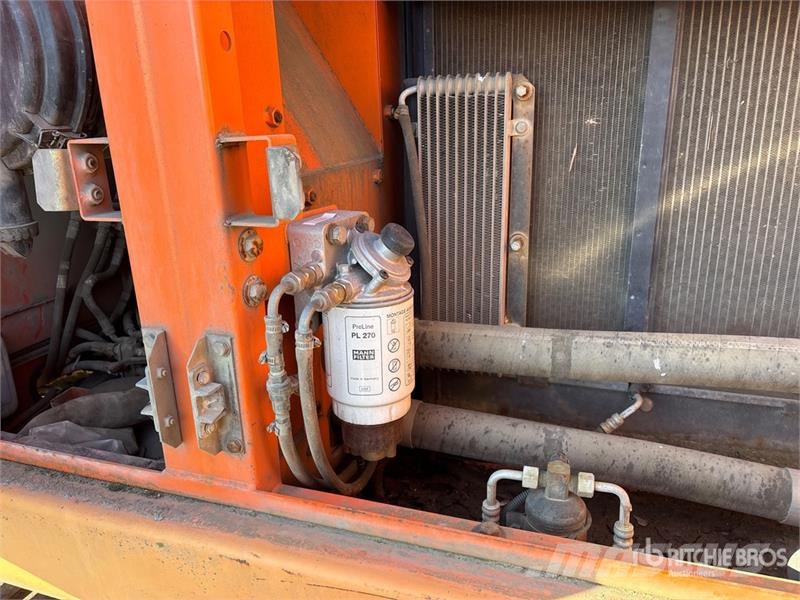 Doosan DX225 LC Tracked Excavator Pásové rýpadlá