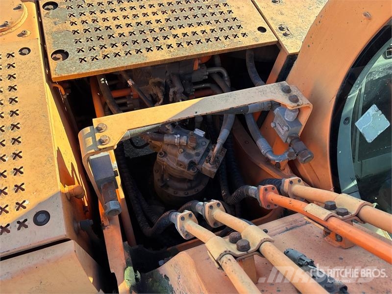 Doosan DX225 LC Tracked Excavator Paletli ekskavatörler