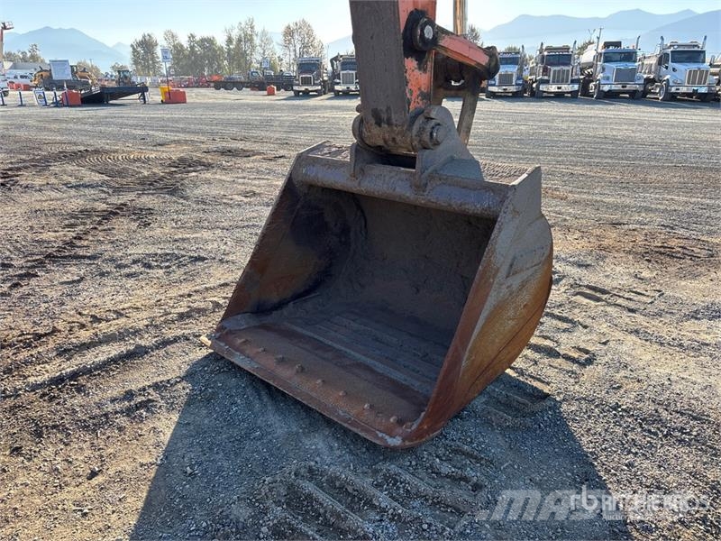 Doosan DX225 LC Tracked Excavator Pásové rýpadlá