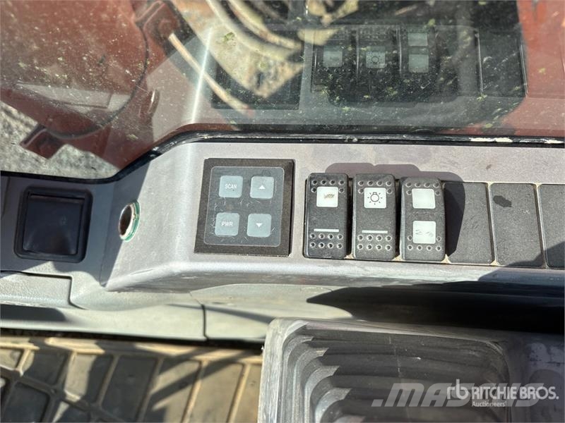 Doosan DX225 LC Tracked Excavator Pásové rýpadlá