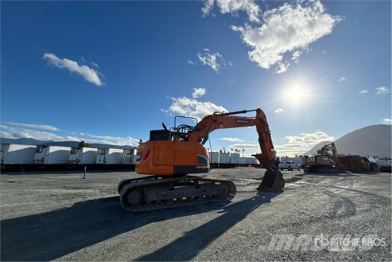 Doosan DX325LCR-5 Tracked Excavator Lánctalpas kotrók