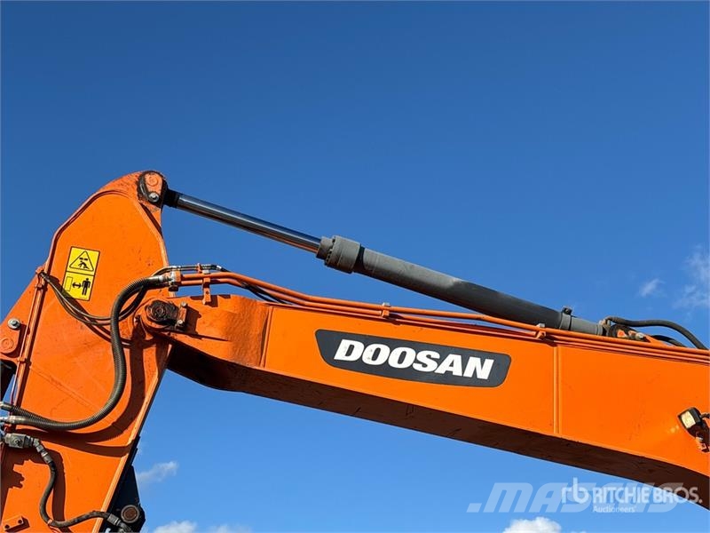 Doosan DX325LCR-5 Tracked Excavator Lánctalpas kotrók