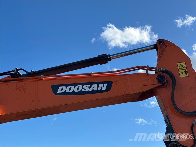 Doosan DX325LCR-5 Tracked Excavator Lánctalpas kotrók
