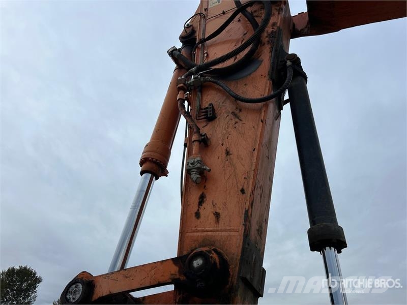 Doosan DX420LC Tracked Excavator Kāpurķēžu ekskavatori