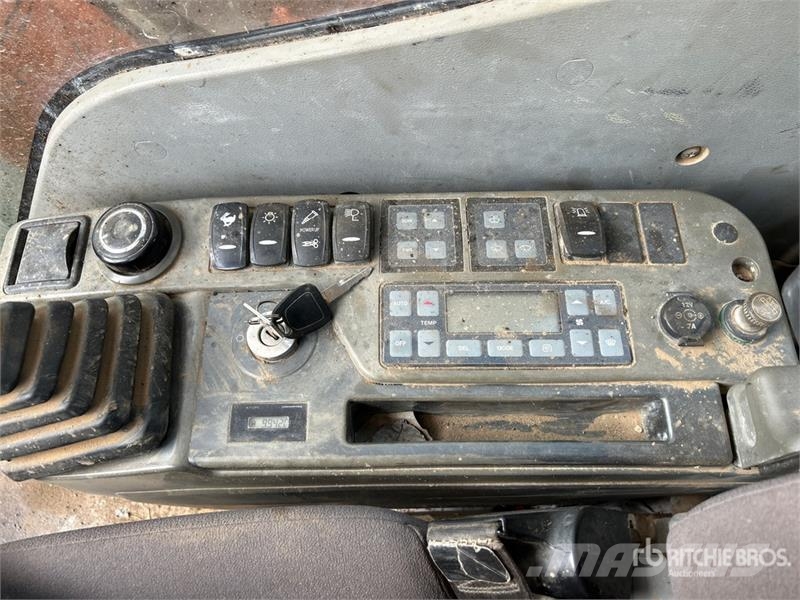 Doosan DX420LC Tracked Excavator Kāpurķēžu ekskavatori