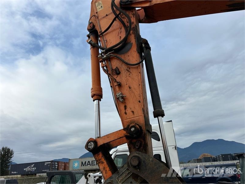 Doosan DX420LC Tracked Excavator Kāpurķēžu ekskavatori