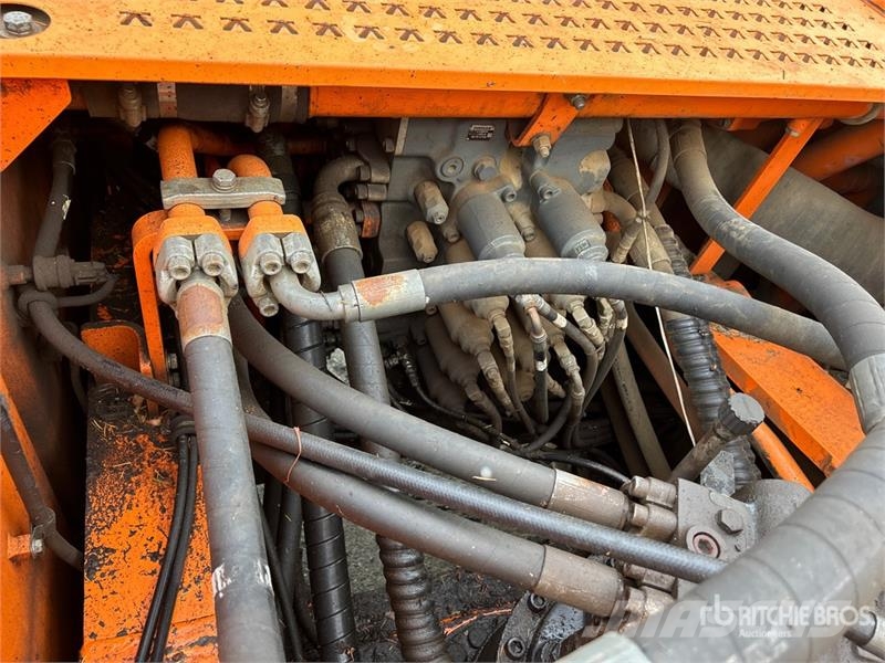 Doosan DX420LC Tracked Excavator Kāpurķēžu ekskavatori