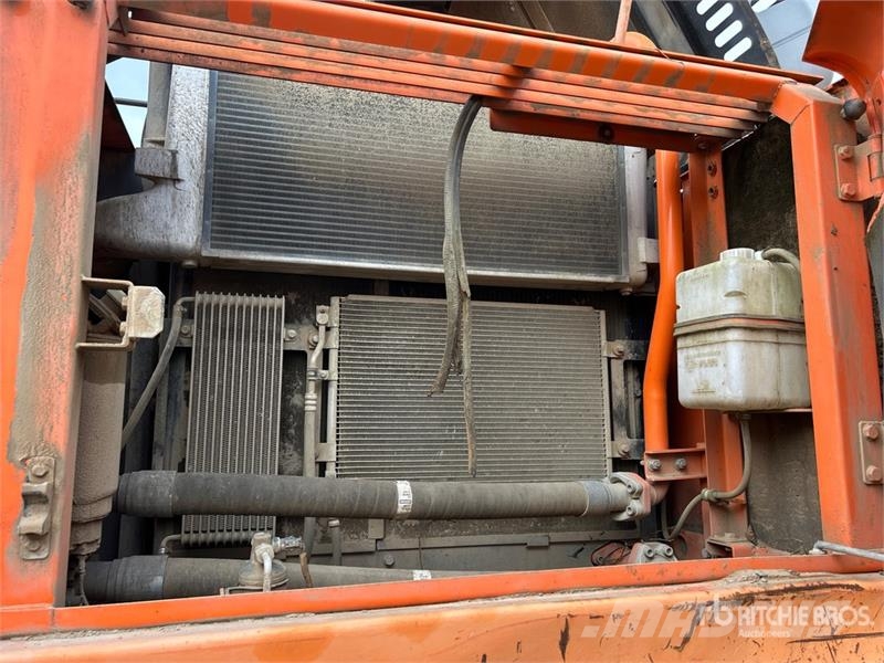 Doosan DX420LC Tracked Excavator Kāpurķēžu ekskavatori