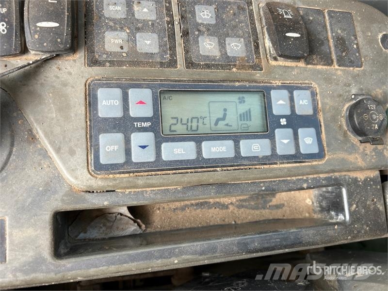 Doosan DX420LC Tracked Excavator Kāpurķēžu ekskavatori