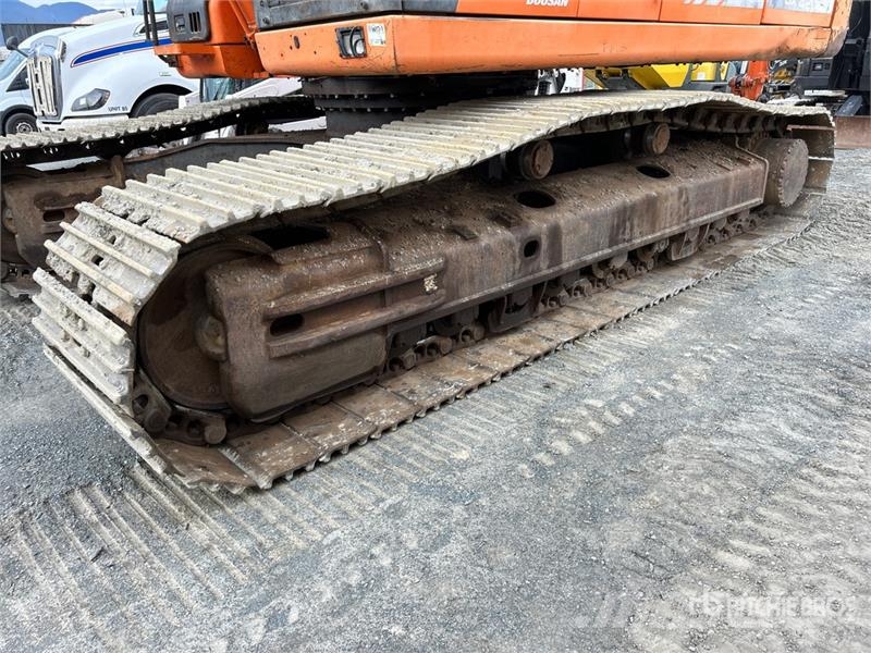 Doosan DX420LC Tracked Excavator Kāpurķēžu ekskavatori