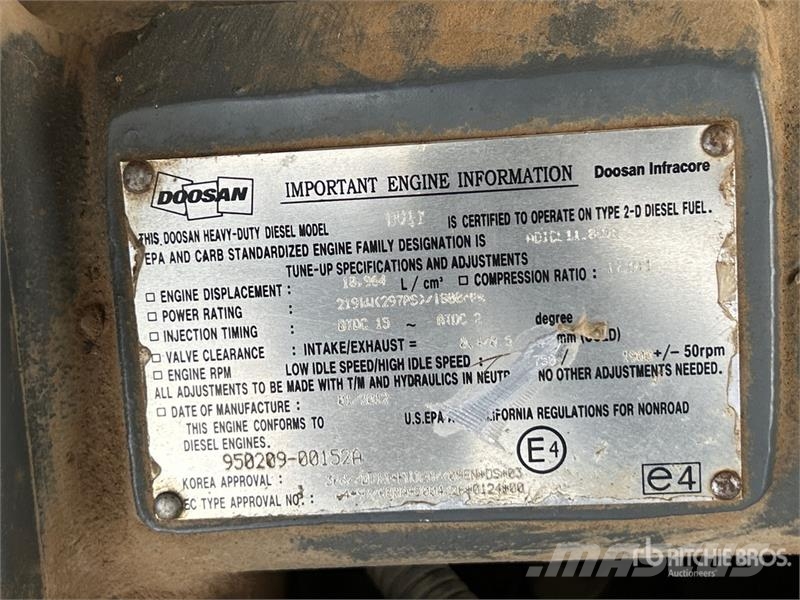 Doosan DX420LC Tracked Excavator Kāpurķēžu ekskavatori