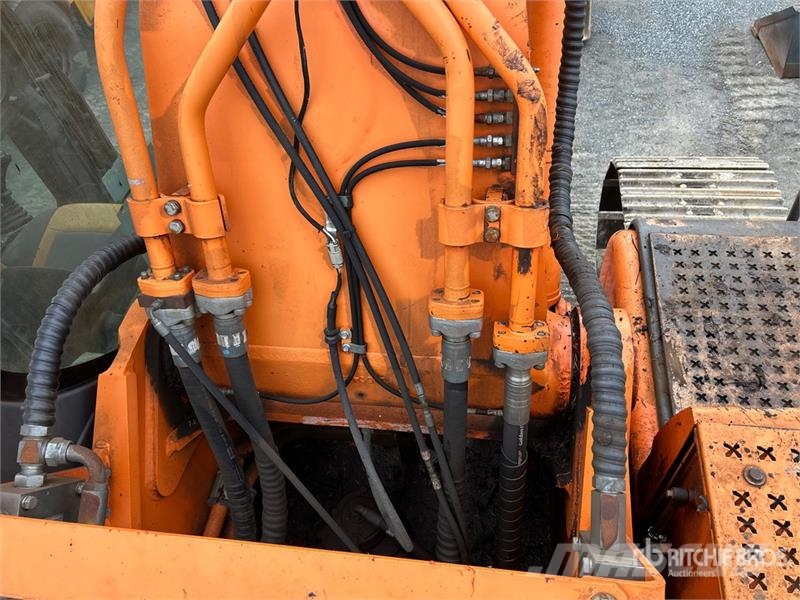 Doosan DX420LC Tracked Excavator Kāpurķēžu ekskavatori