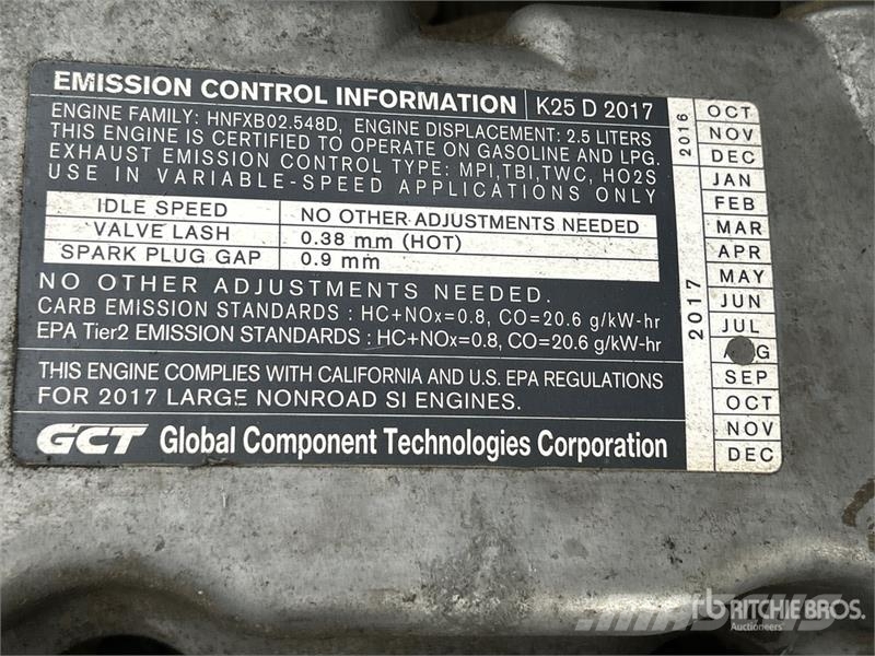 Doosan G25N-7 3850 lb Pneumatic Tire Forklift Інше