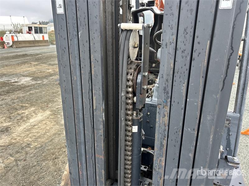 Doosan G25N-7 3850 lb Pneumatic Tire Forklift Інше