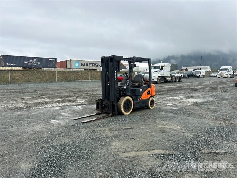 Doosan G25N-7 3850 lb Pneumatic Tire Forklift Інше