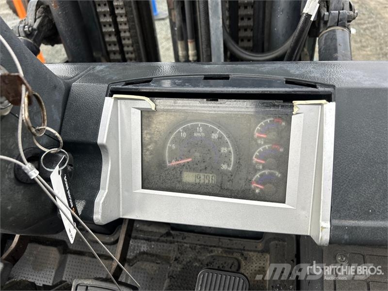Doosan G25N-7 3850 lb Pneumatic Tire Forklift Інше