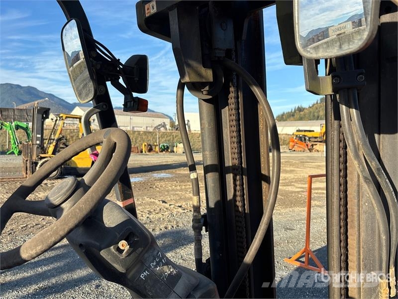 Doosan G25P-5 4800 lb Pneumatic Tire Forklift Targoncák-Egyéb