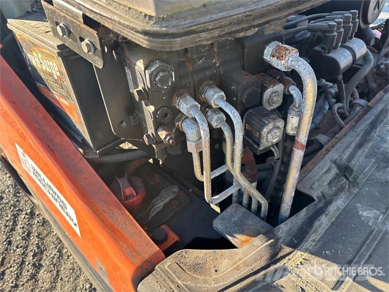Doosan G25P-5 4800 lb Pneumatic Tire Forklift Targoncák-Egyéb