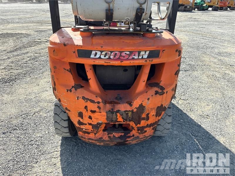 Doosan G25P-7DF 4600 lb Forklift Targoncák-Egyéb