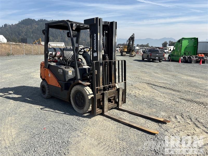 Doosan G25P-7DF 4600 lb Forklift Targoncák-Egyéb