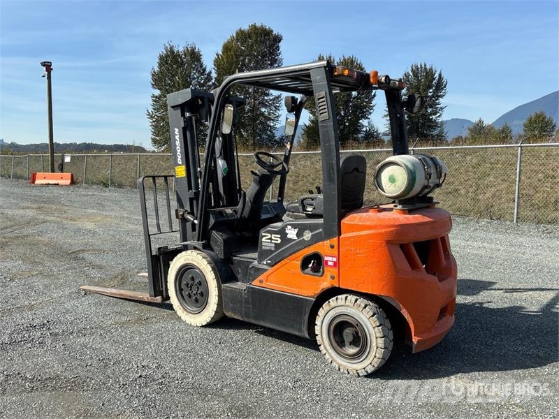 Doosan G25P-7DF 4600 lb Cushion Tire Forklift Viličari - ostalo