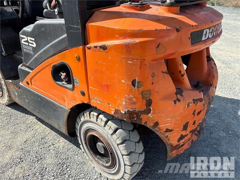 Doosan G25P-7DF 4600 lb Forklift Targoncák-Egyéb
