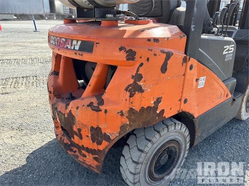 Doosan G25P-7DF 4600 lb Forklift Targoncák-Egyéb