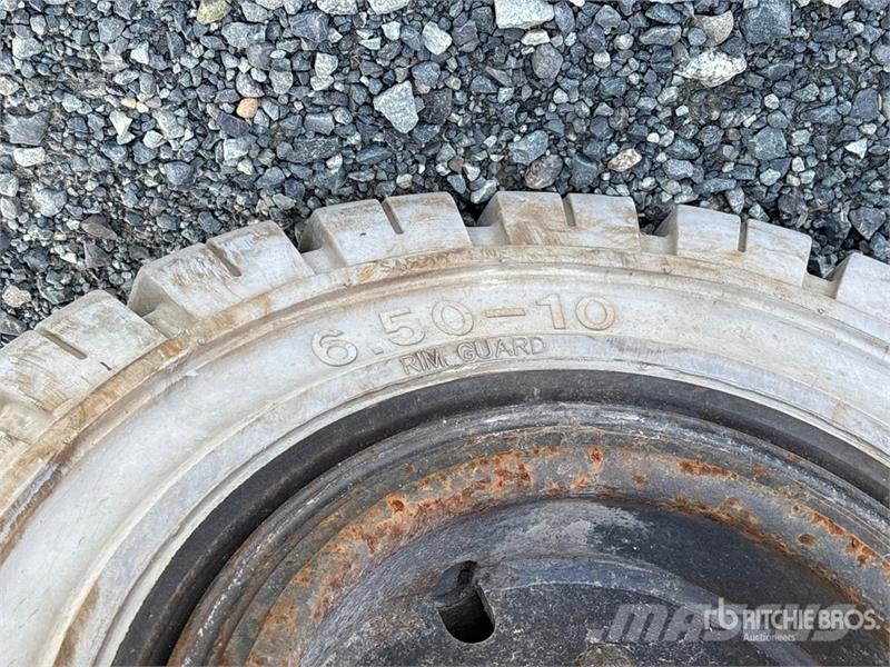 Doosan G25P-7DF Cushion Tire Forklift フォークリフト - その他
