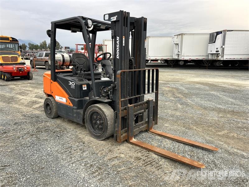 Doosan G30E-7 5500 lb Cushion Tire Forklift Kahveltõstukid - muud