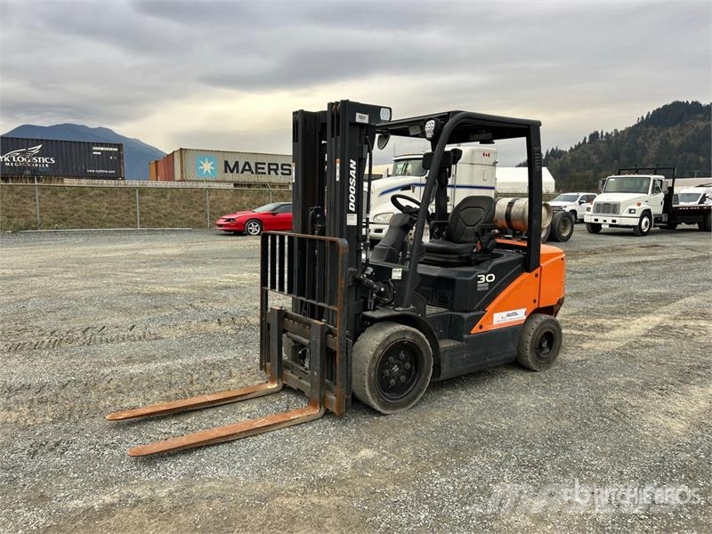 Doosan G30E-7 5500 lb Cushion Tire Forklift Kahveltõstukid - muud