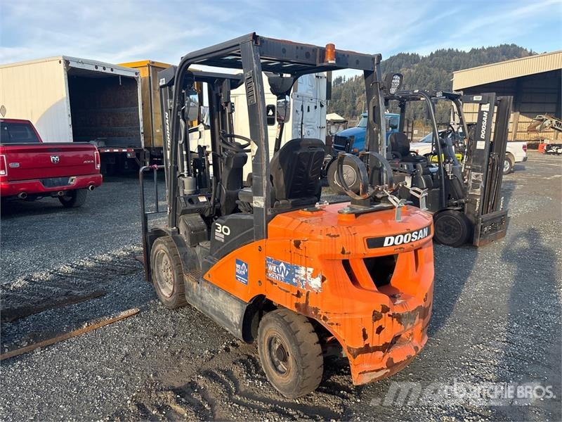 Doosan G30E-7 5500 lb Cushion Tire Forklift شاحنات ذات رافعات شوكية - أخرى