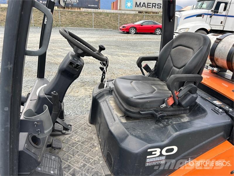 Doosan G30E-7 5500 lb Cushion Tire Forklift Kahveltõstukid - muud