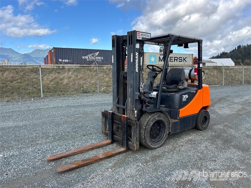 Doosan G35C-5 6450 lb Cushion Tire Forklift Інше