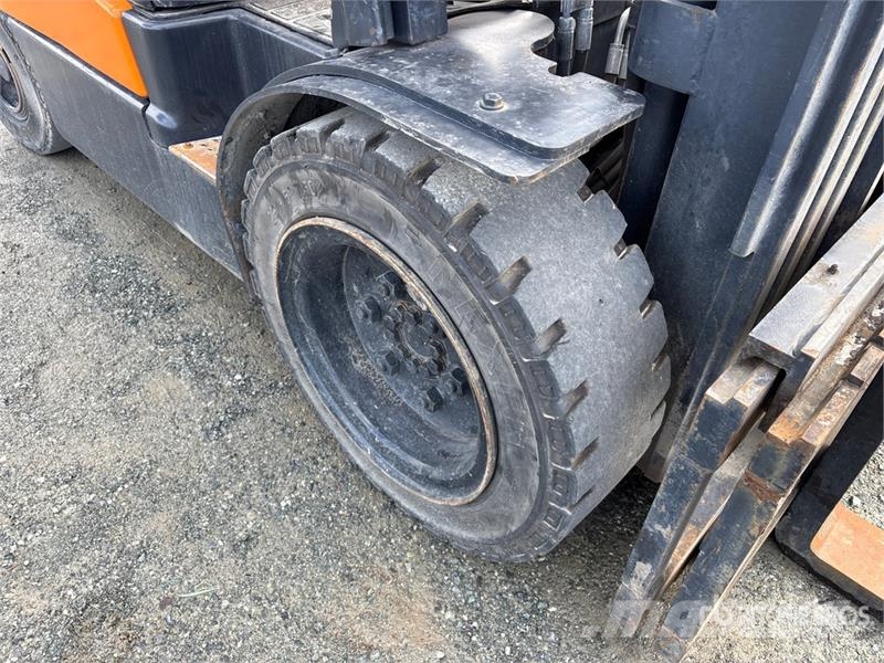 Doosan G35C-5 6450 lb Cushion Tire Forklift Інше