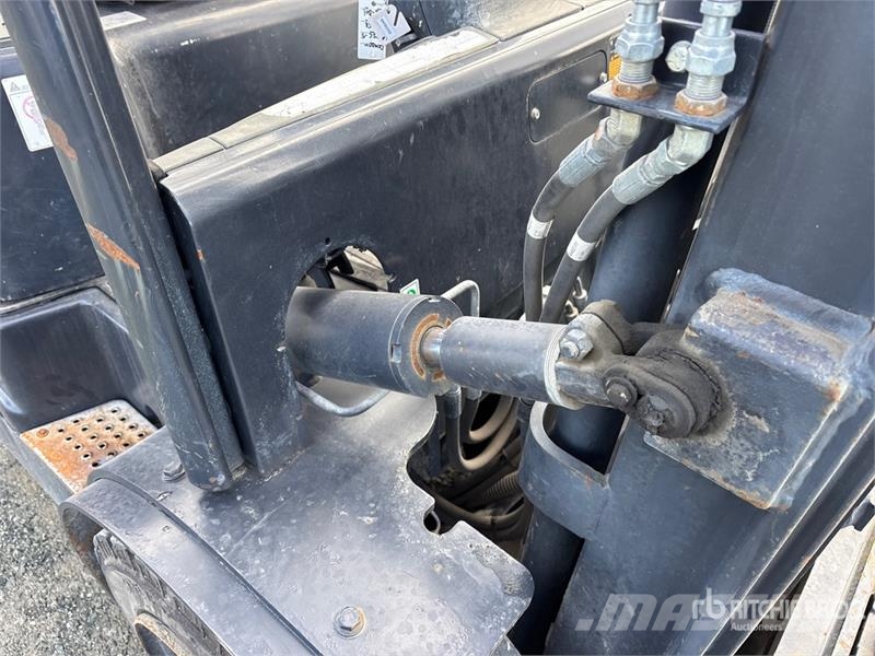 Doosan G35C-5 6450 lb Cushion Tire Forklift Інше