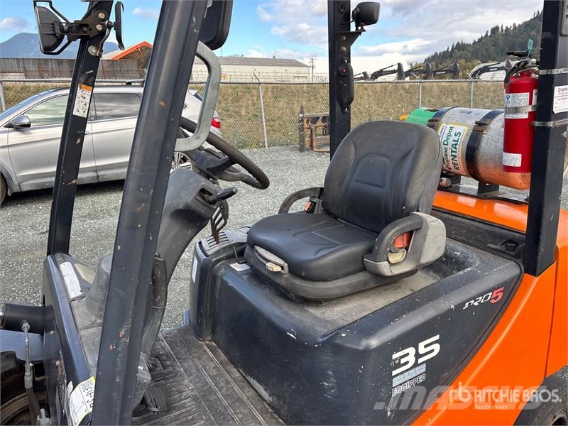 Doosan G35C-5 6450 lb Cushion Tire Forklift Інше