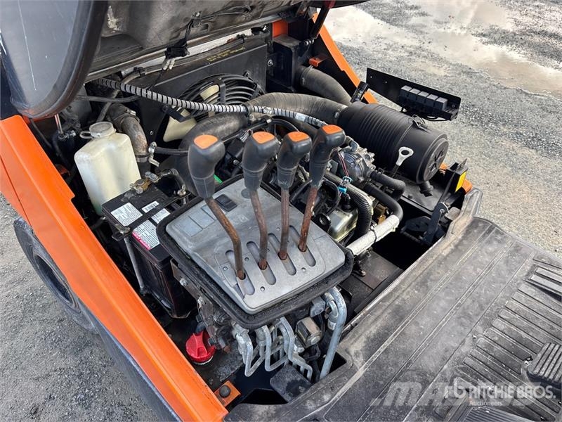 Doosan G35C-5 6450 lb Cushion Tire Forklift Інше