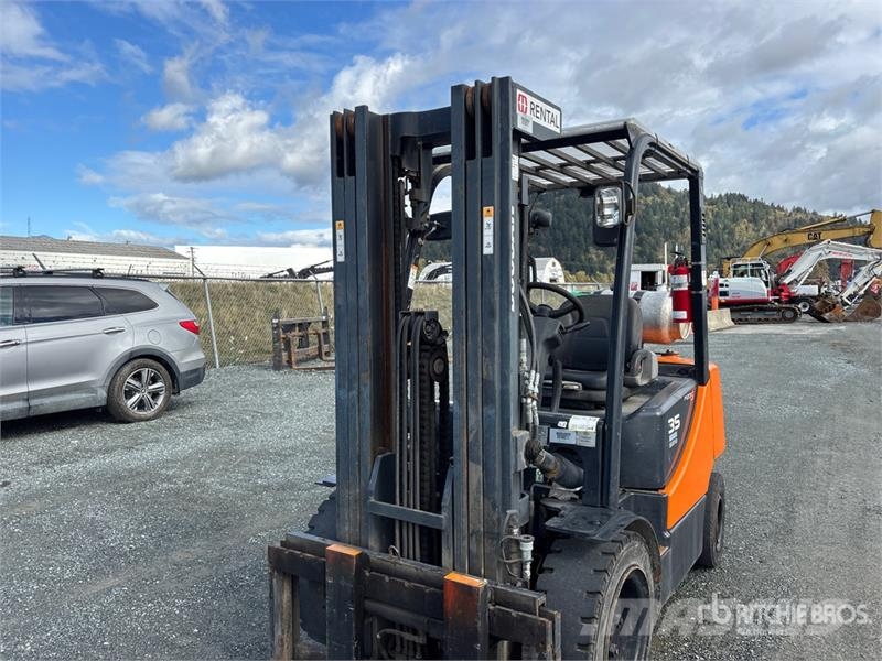 Doosan G35C-5 6450 lb Cushion Tire Forklift Інше