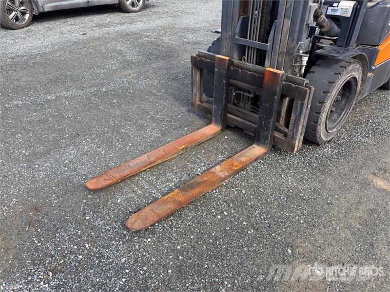 Doosan G35C-5 6450 lb Cushion Tire Forklift Інше