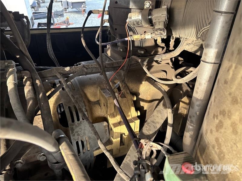 Doosan HP915WCU-T4F 915 cfm Mobile 160 L Air Compressor Kompresory