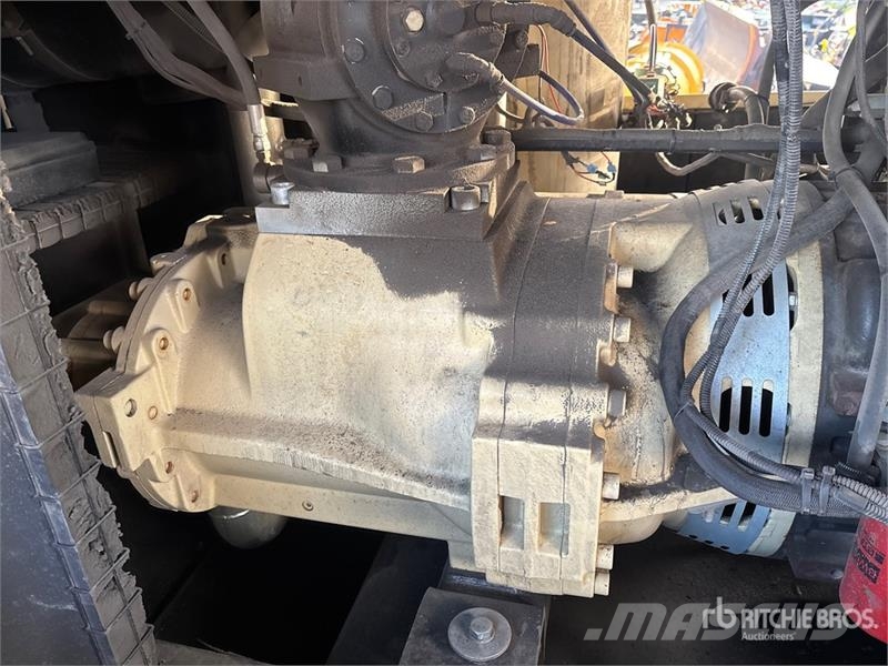 Doosan HP915WCU-T4F 915 cfm Mobile 160 L Air Compressor Kompresory