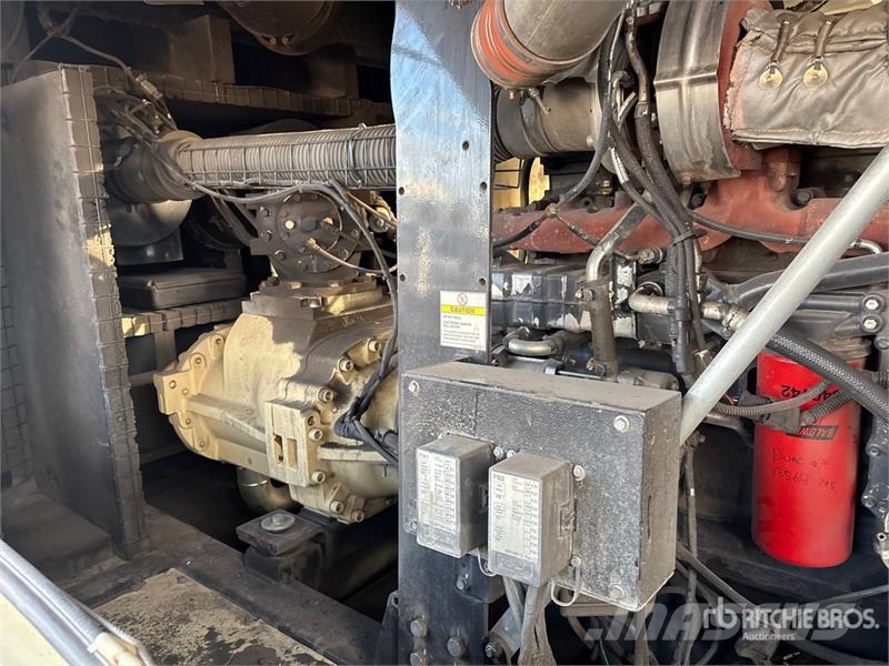 Doosan HP915WCU-T4F 915 cfm Mobile 160 L Air Compressor Kompresory