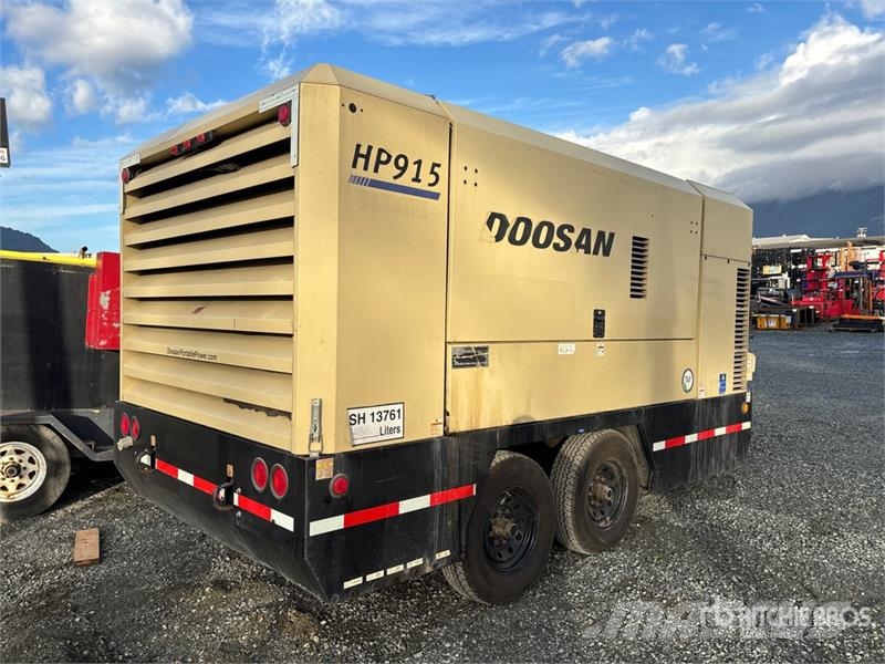 Doosan HP915WCU-T4F 915 cfm Mobile 160 L Air Compressor Kompresory