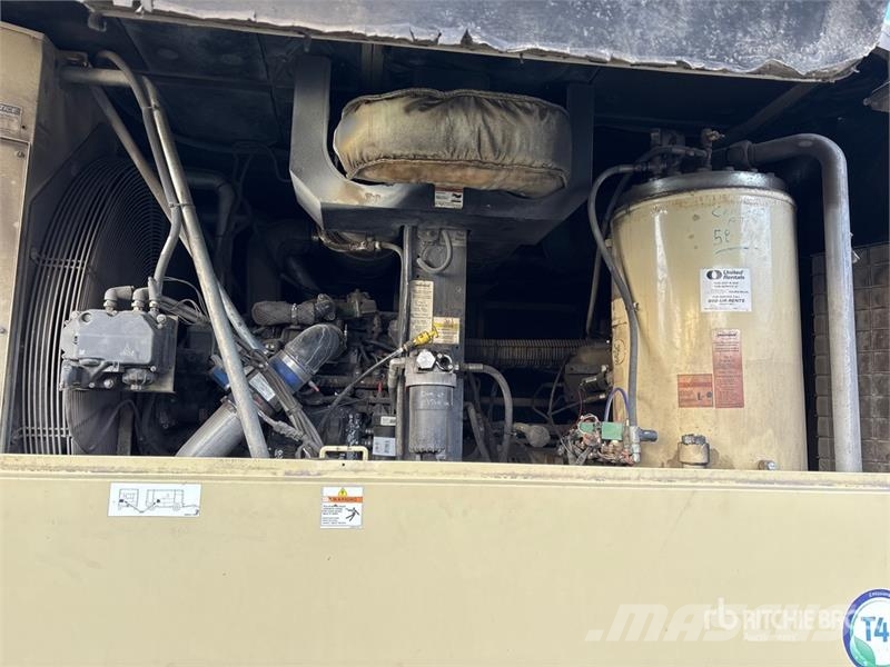 Doosan HP915WCU-T4F Mobile 146 L Air Compressor Compressori