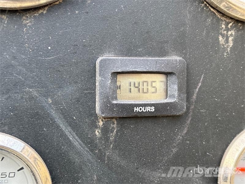 Doosan HP915WCU-T4F Mobile 146 L Air Compressor Compressori