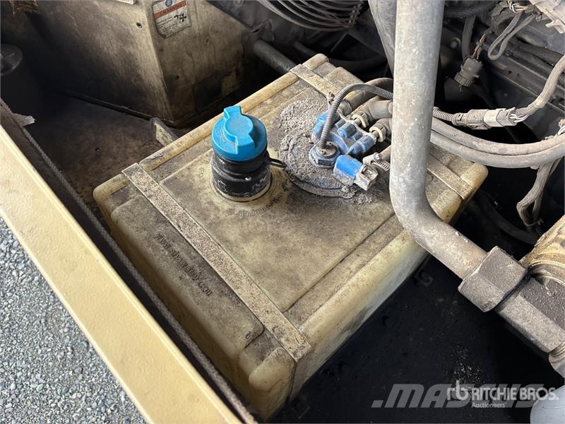 Doosan HP915WCU-T4F Mobile 146 L Air Compressor Compressori
