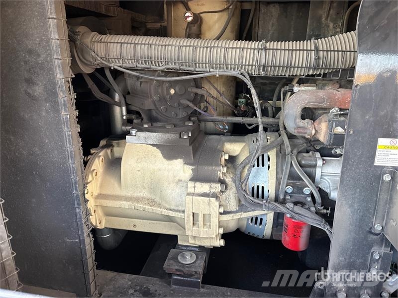 Doosan HP915WCU-T4F Mobile 146 L Air Compressor Compressori